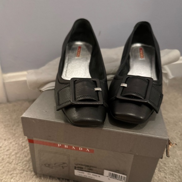 AUTHENTIC PRADA lather shoes - Picture 1 of 8